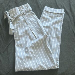 Cute loose scrunched waist dress pants.